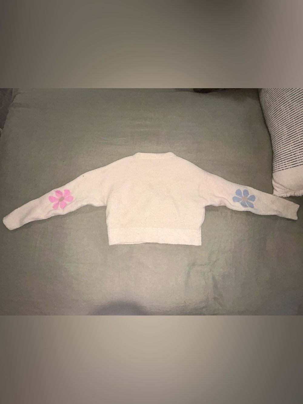 Sweater - Picture 4 of 4